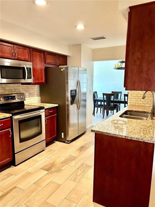 For Rent: $2,800 (2 beds, 2 baths, 1223 Square Feet)