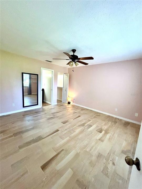 For Rent: $2,800 (2 beds, 2 baths, 1223 Square Feet)