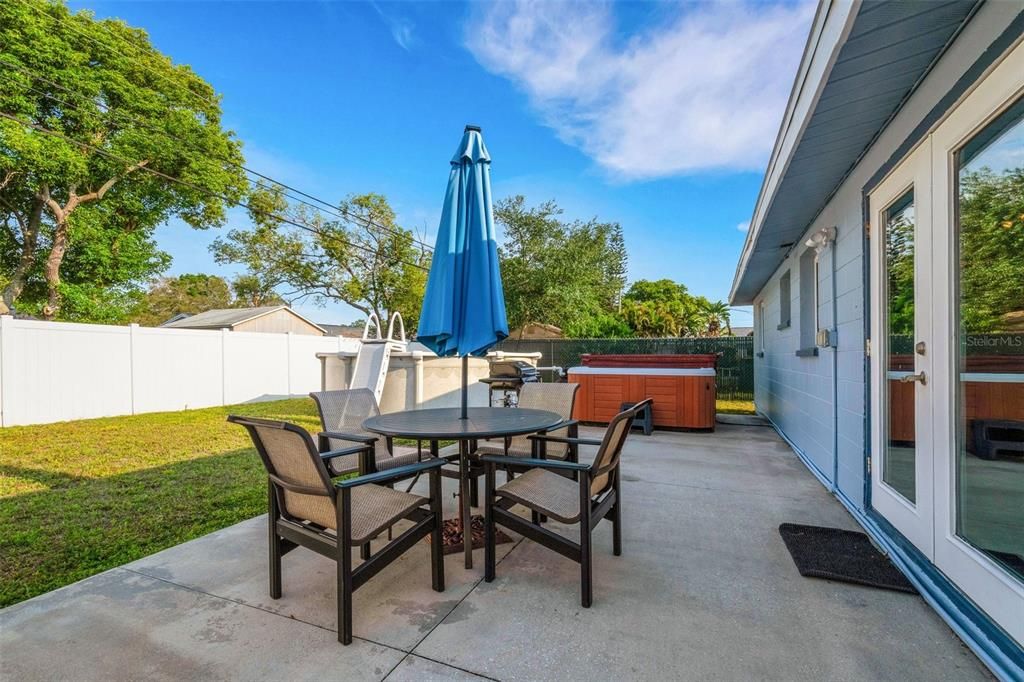 Recently Sold: $310,000 (3 beds, 2 baths, 1025 Square Feet)