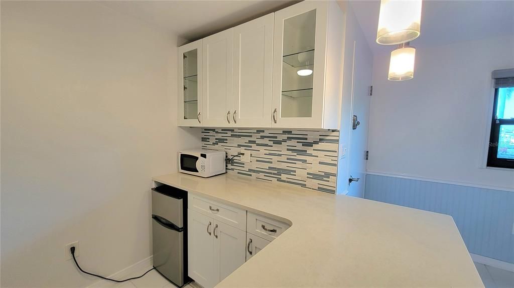 For Sale: $219,000 (1 beds, 1 baths, 560 Square Feet)