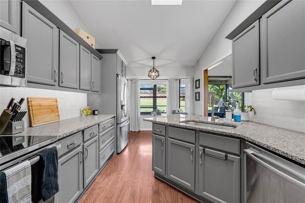 For Sale: $474,900 (3 beds, 2 baths, 1723 Square Feet)