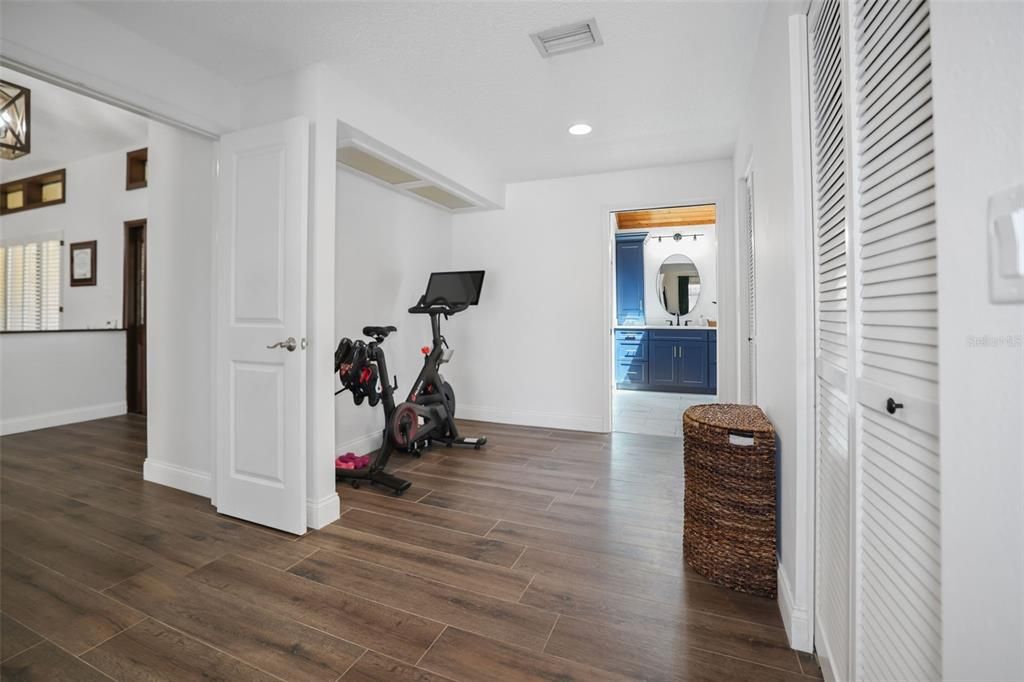 Active With Contract: $850,000 (4 beds, 3 baths, 2927 Square Feet)