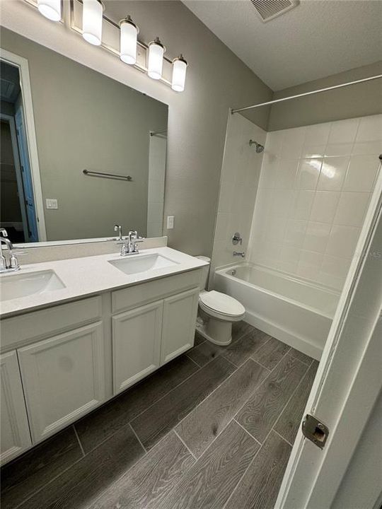 Недавно арендовано: $3,250 (4 спален, 2 ванн, 2082 Квадратных фут)