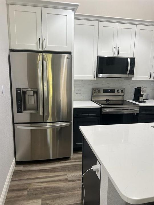 Active With Contract: $1,750 (2 beds, 2 baths, 874 Square Feet)