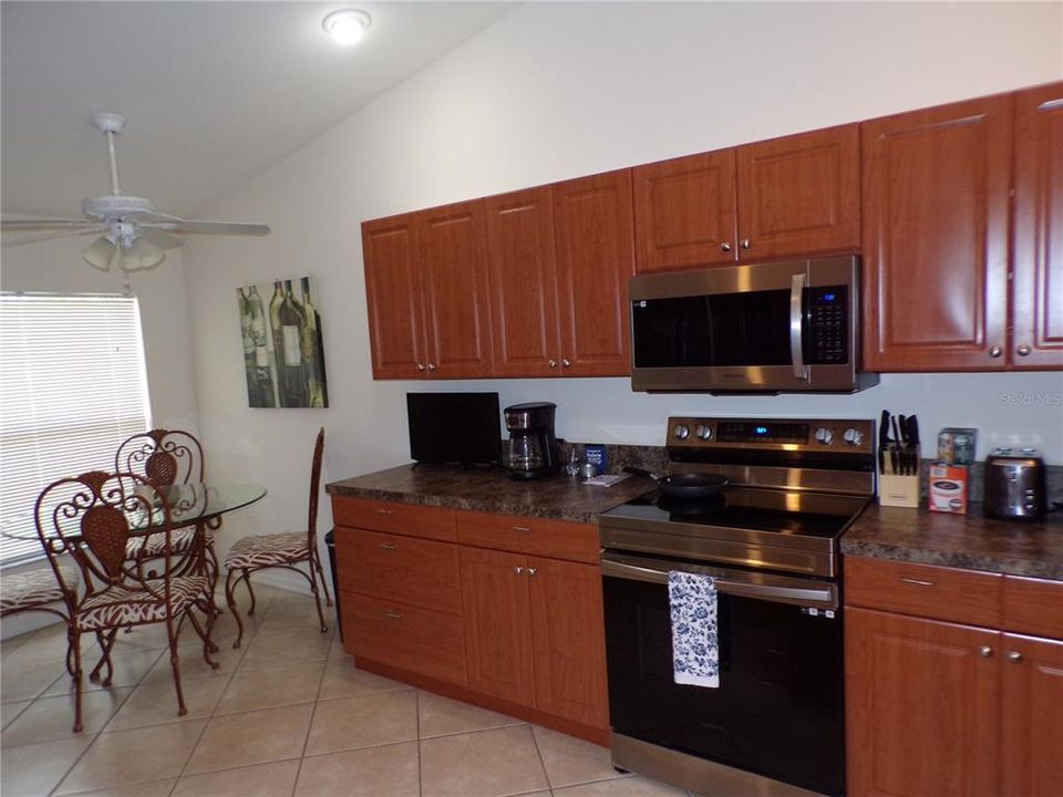 For Rent: $2,250 (2 beds, 2 baths, 1451 Square Feet)