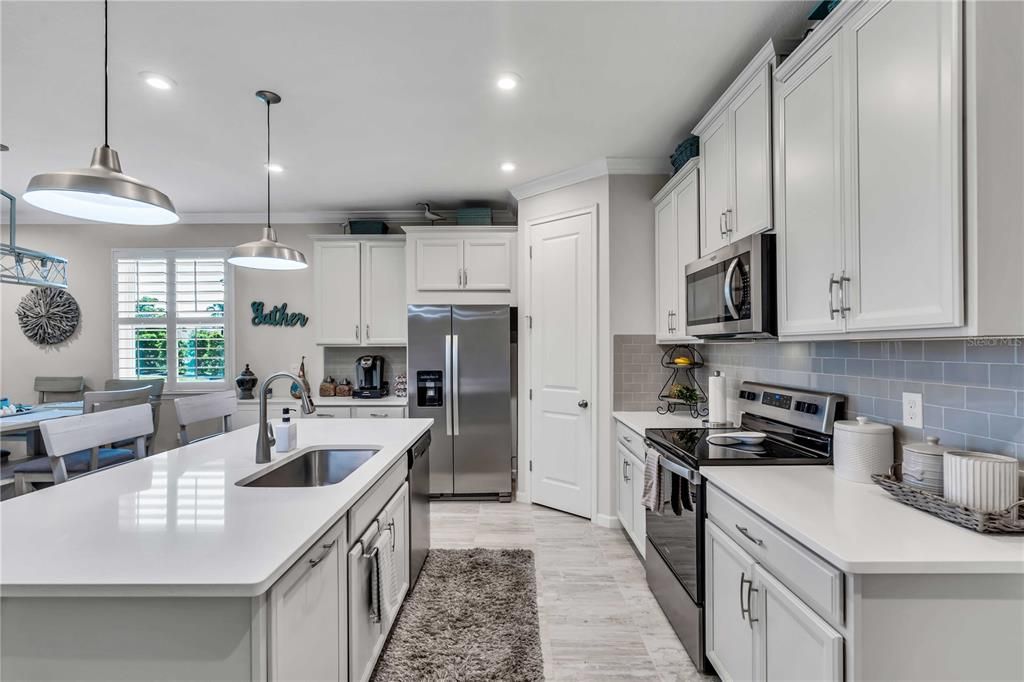 Active With Contract: $549,900 (3 beds, 2 baths, 1936 Square Feet)