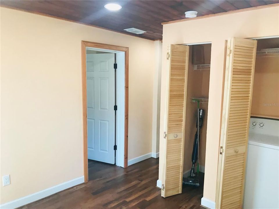 For Sale: $328,000 (2 beds, 2 baths, 1200 Square Feet)