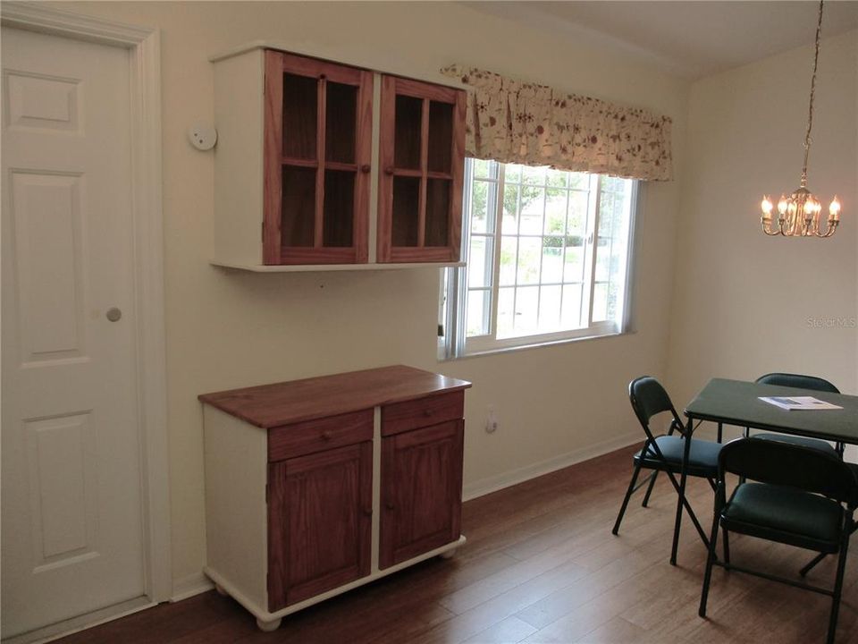 For Sale: $225,000 (2 beds, 2 baths, 1136 Square Feet)