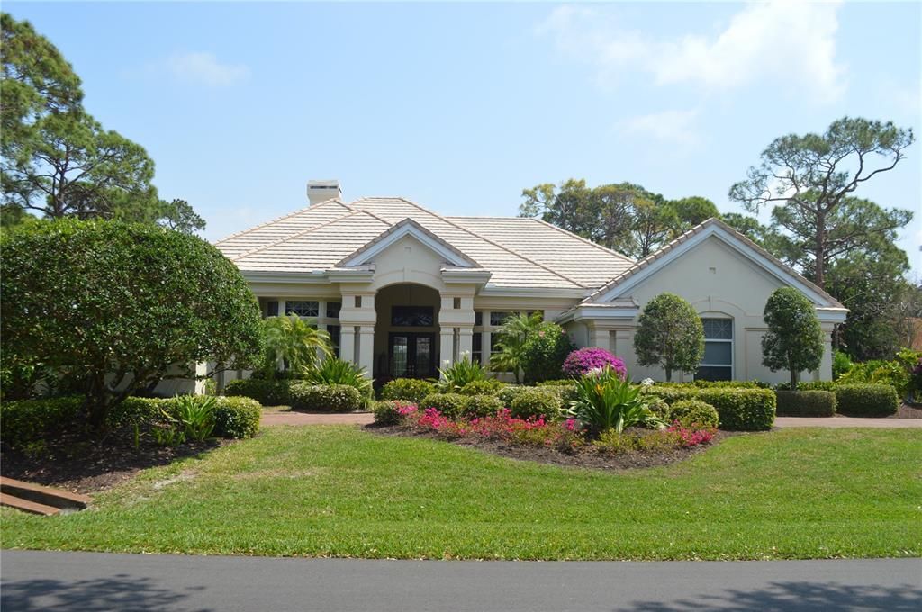 Active With Contract: $2,400,000 (4 beds, 3 baths, 4284 Square Feet)