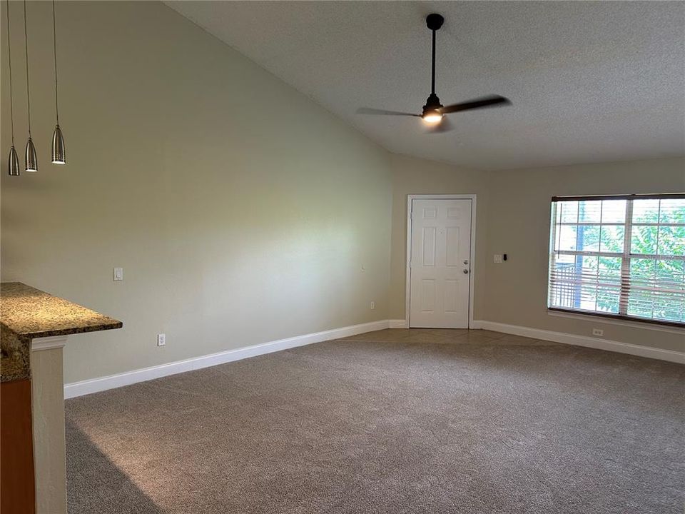 For Rent: $1,550 (2 beds, 2 baths, 840 Square Feet)