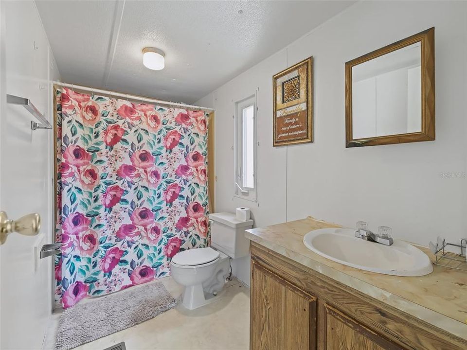待售: $182,500 (3 贝兹, 2 浴室, 1040 平方英尺)