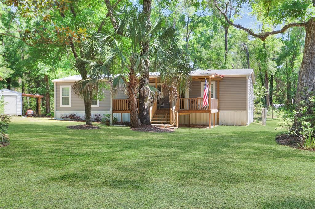 Active With Contract: $199,900 (3 beds, 2 baths, 1404 Square Feet)