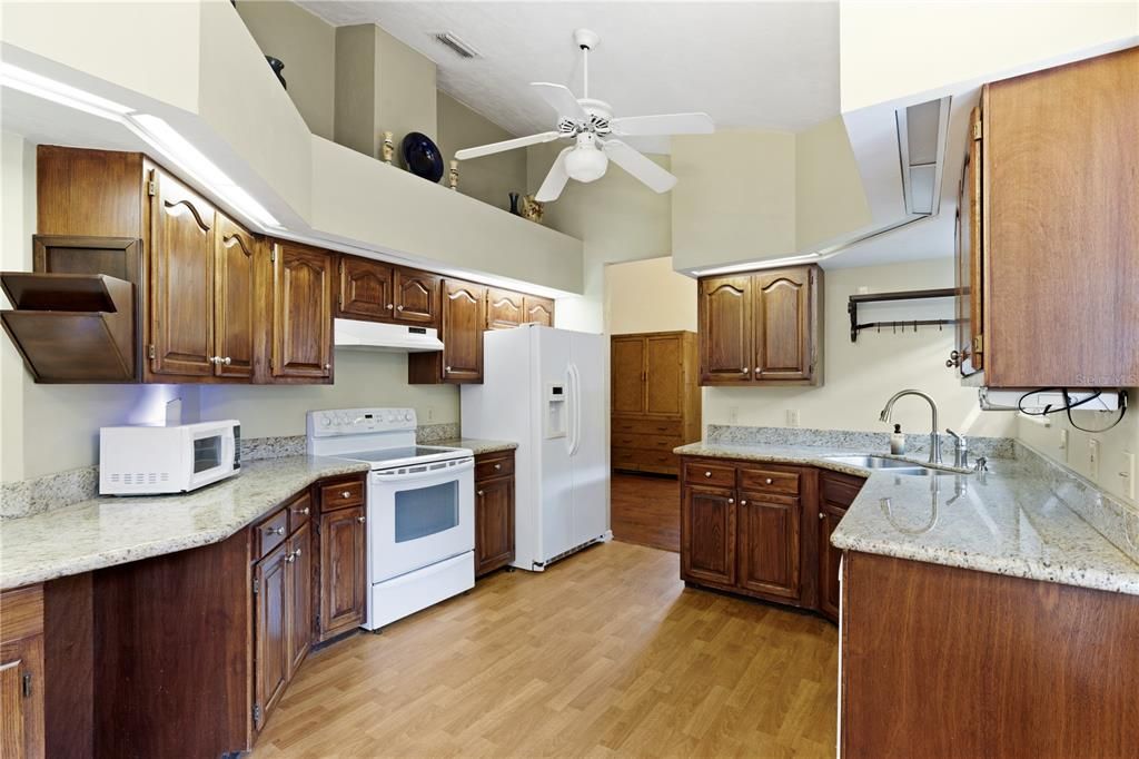 For Sale: $315,000 (3 beds, 2 baths, 1449 Square Feet)