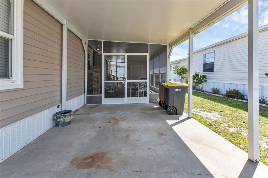 Active With Contract: $98,000 (2 beds, 1 baths, 902 Square Feet)
