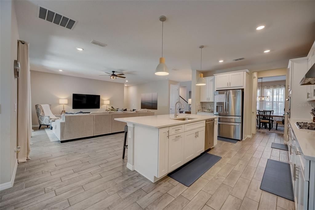 Active With Contract: $725,000 (5 beds, 4 baths, 3798 Square Feet)