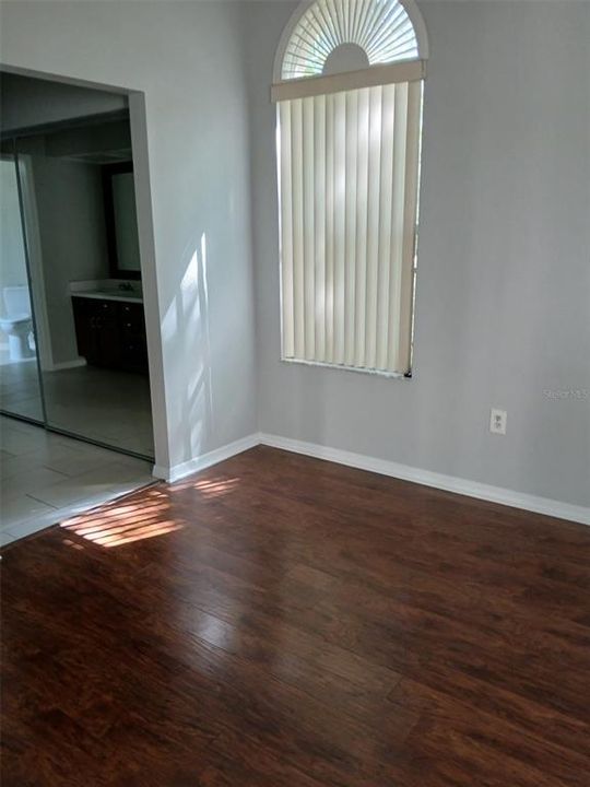 For Rent: $2,300 (2 beds, 2 baths, 1237 Square Feet)