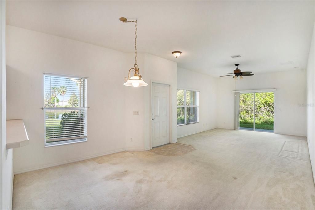 Recently Sold: $262,000 (2 beds, 2 baths, 1249 Square Feet)