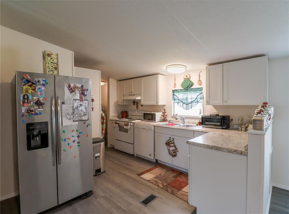 For Sale: $170,000 (3 beds, 2 baths, 1104 Square Feet)