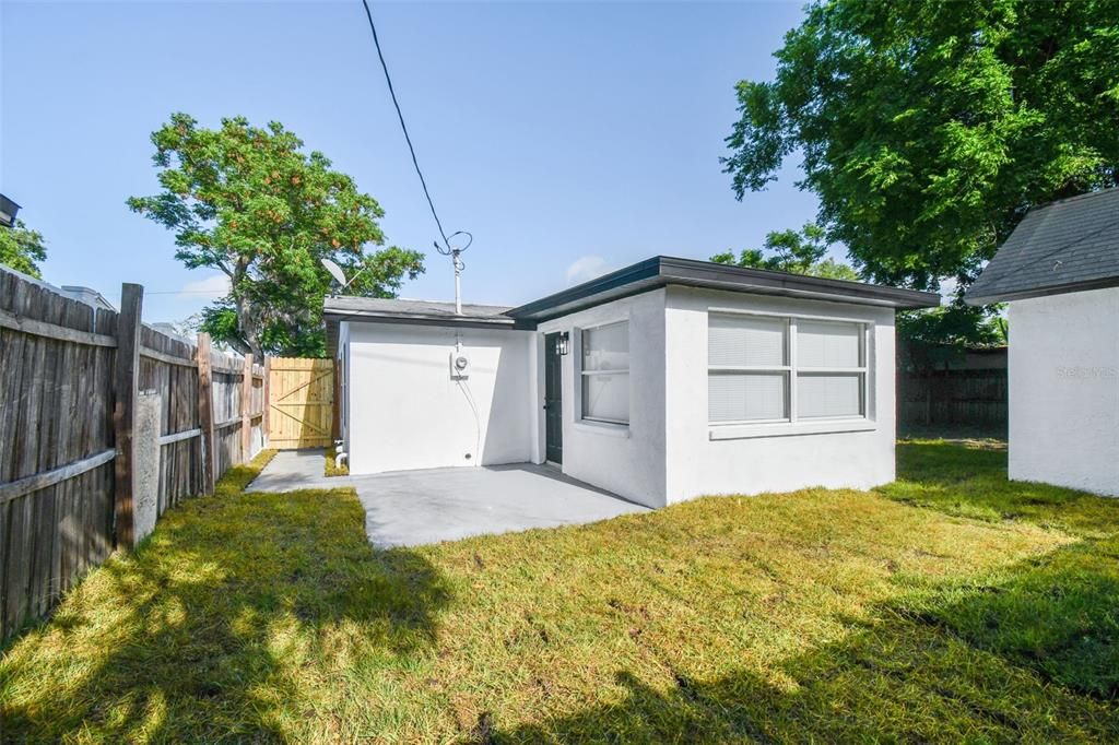 For Sale: $239,499 (3 beds, 1 baths, 1106 Square Feet)