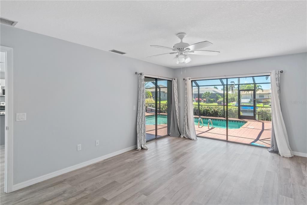 Active With Contract: $599,900 (3 beds, 2 baths, 1477 Square Feet)