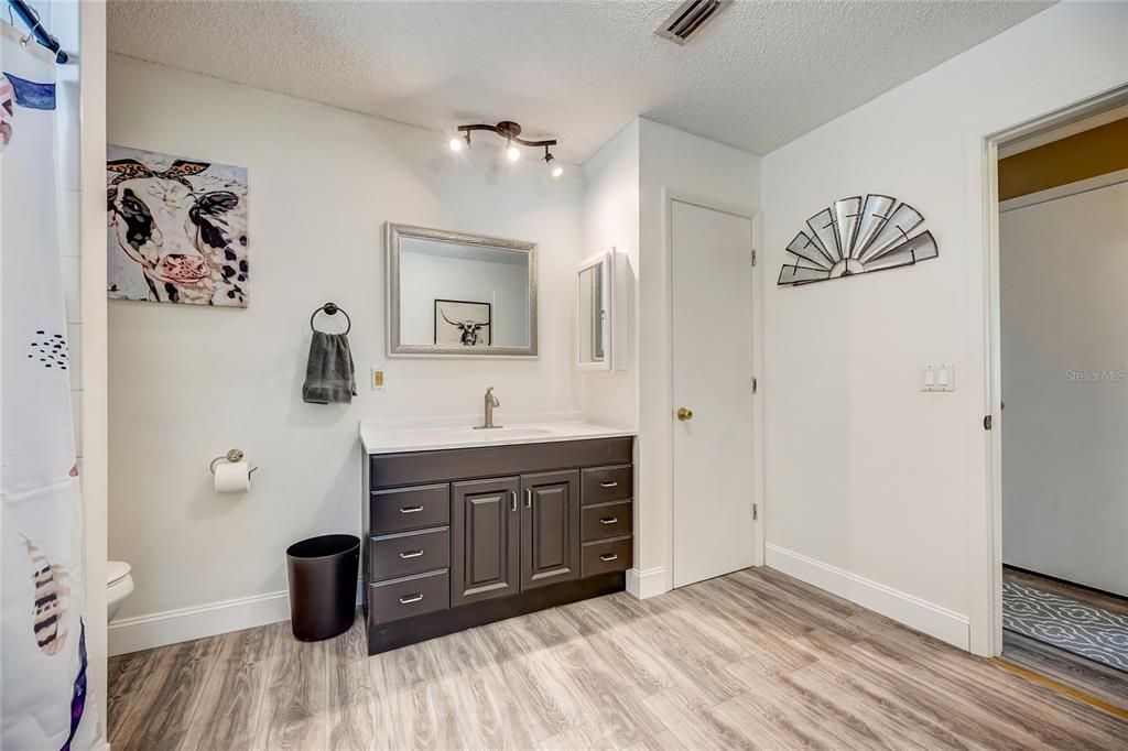 Recently Sold: $349,900 (2 beds, 2 baths, 1232 Square Feet)