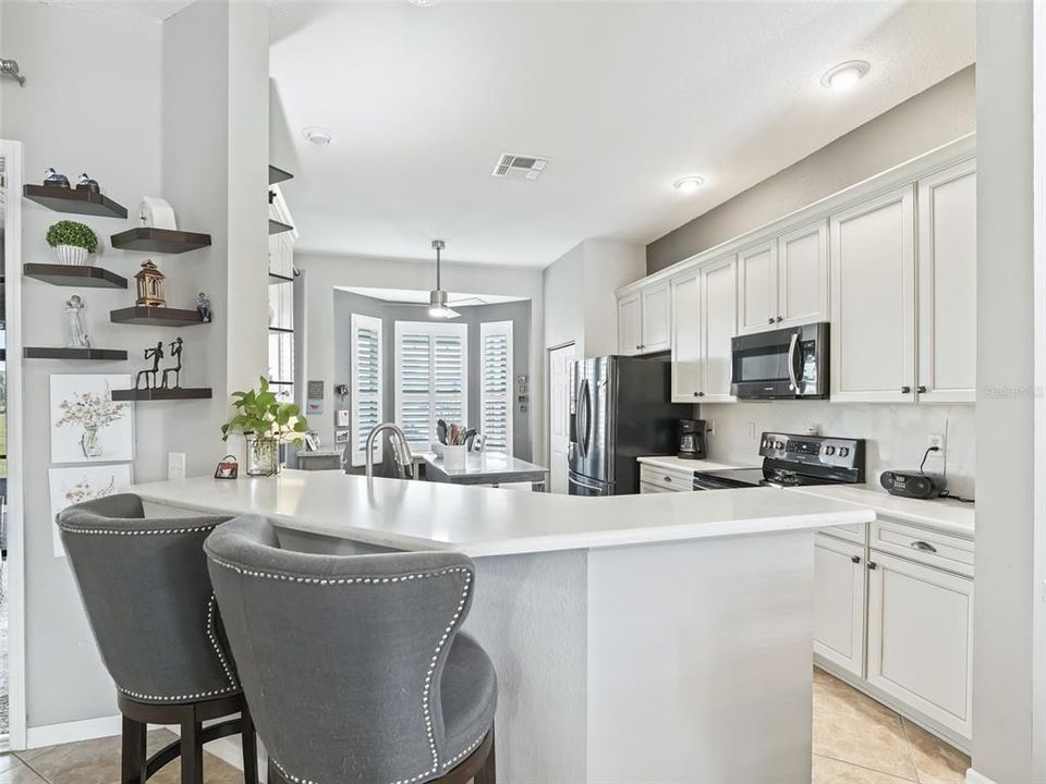 Active With Contract: $384,900 (2 beds, 2 baths, 1676 Square Feet)