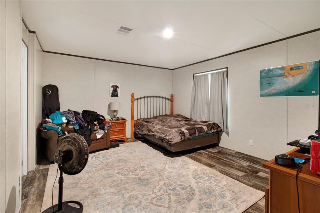 For Sale: $265,000 (3 beds, 2 baths, 1512 Square Feet)