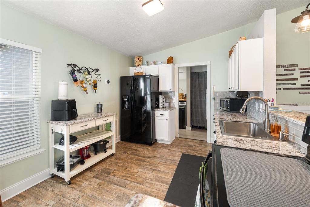 For Sale: $414,900 (3 beds, 2 baths, 1264 Square Feet)