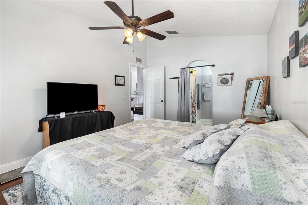 For Sale: $414,900 (3 beds, 2 baths, 1264 Square Feet)