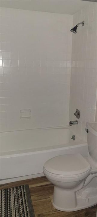 For Sale: $199,500 (2 beds, 2 baths, 897 Square Feet)