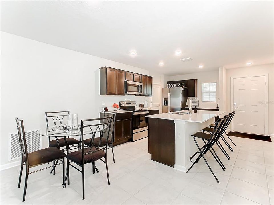 Active With Contract: $331,468 (3 beds, 2 baths, 1260 Square Feet)