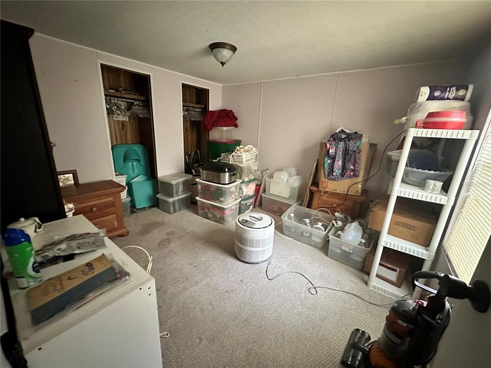 For Sale: $92,500 (2 beds, 1 baths, 728 Square Feet)