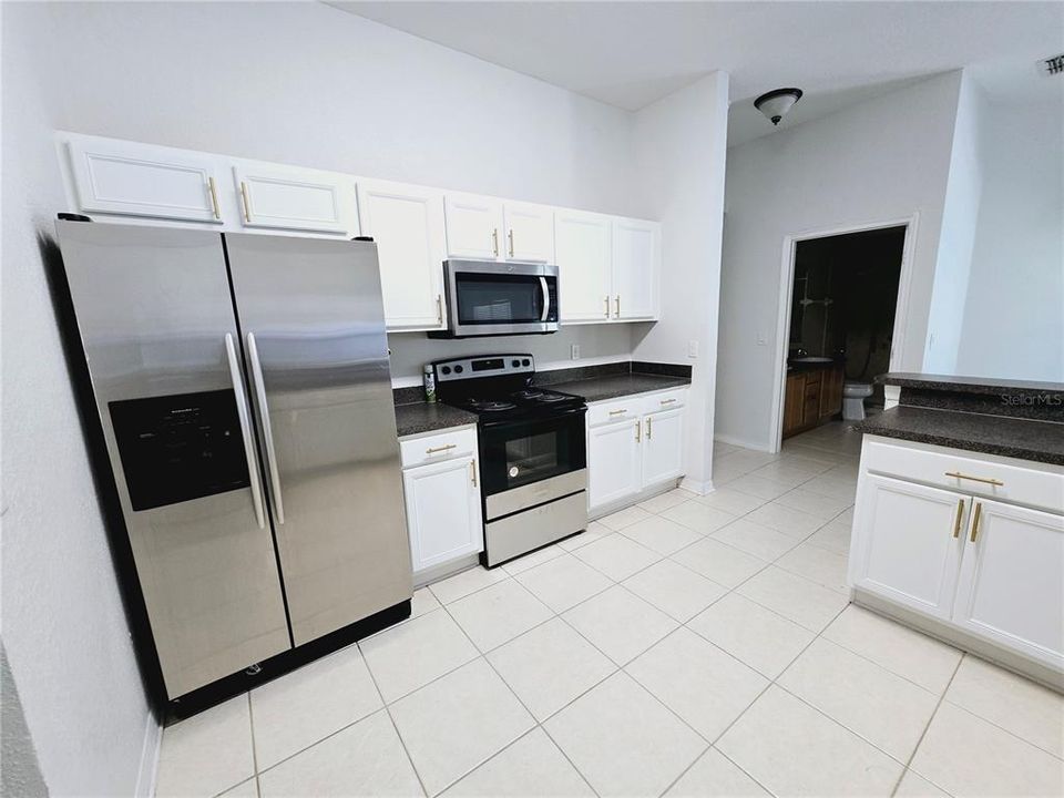 For Rent: $2,395 (4 beds, 3 baths, 2288 Square Feet)