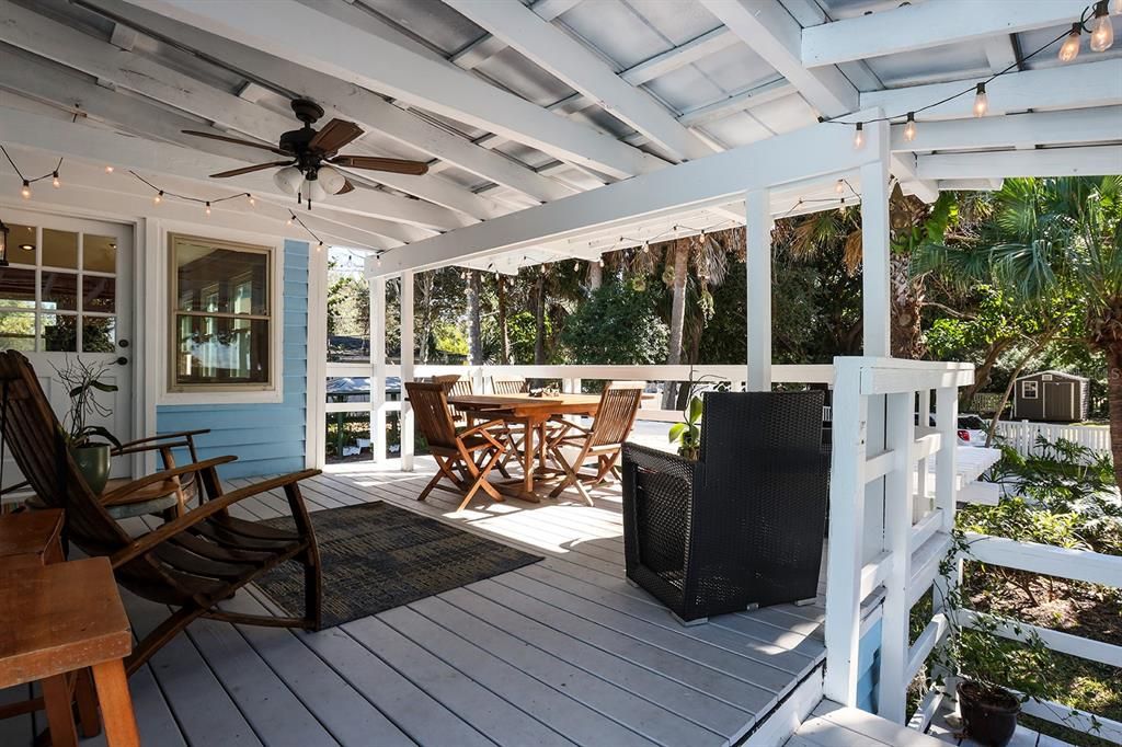Active With Contract: $1,050,000 (5 beds, 3 baths, 3743 Square Feet)