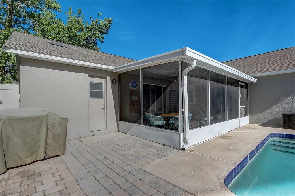 Active With Contract: $424,000 (3 beds, 2 baths, 1680 Square Feet)