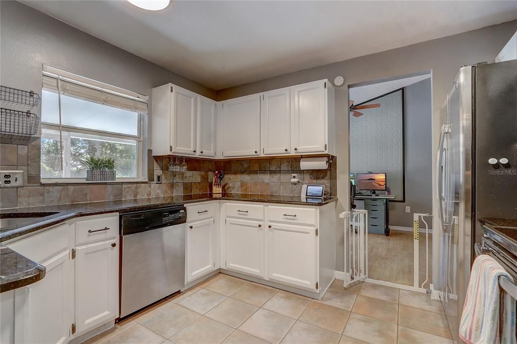 Active With Contract: $424,000 (3 beds, 2 baths, 1680 Square Feet)