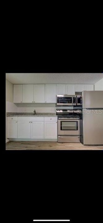 For Sale: $228,000 (2 beds, 1 baths, 780 Square Feet)