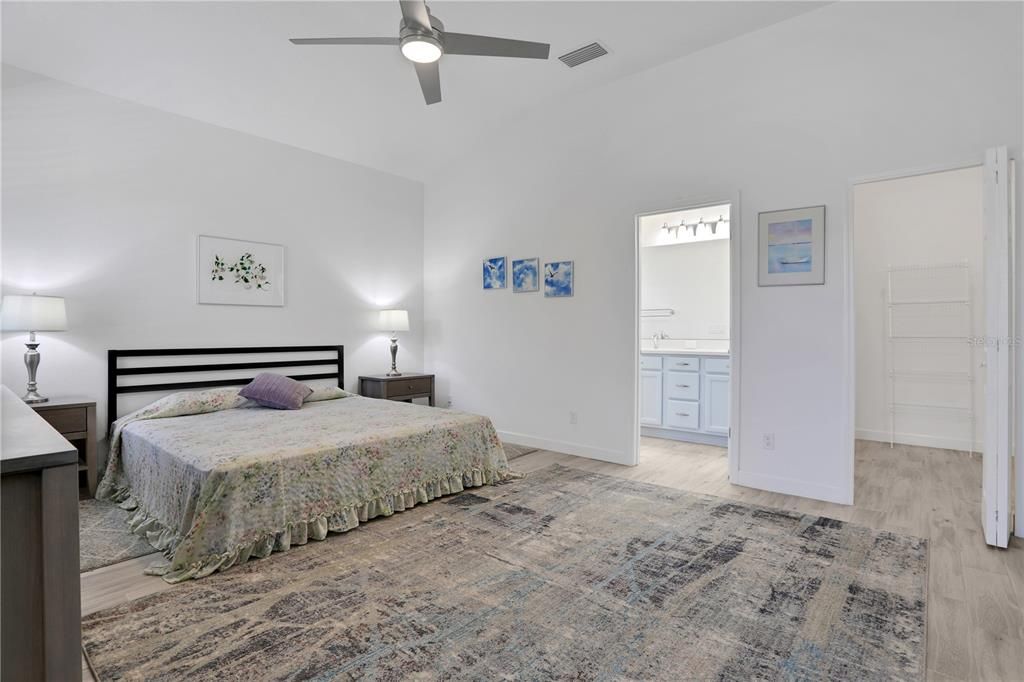 Active With Contract: $459,500 (3 beds, 2 baths, 1866 Square Feet)