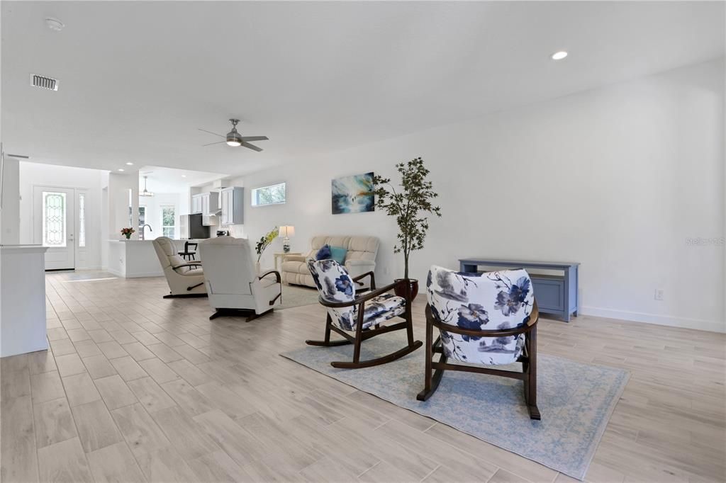 Active With Contract: $459,500 (3 beds, 2 baths, 1866 Square Feet)