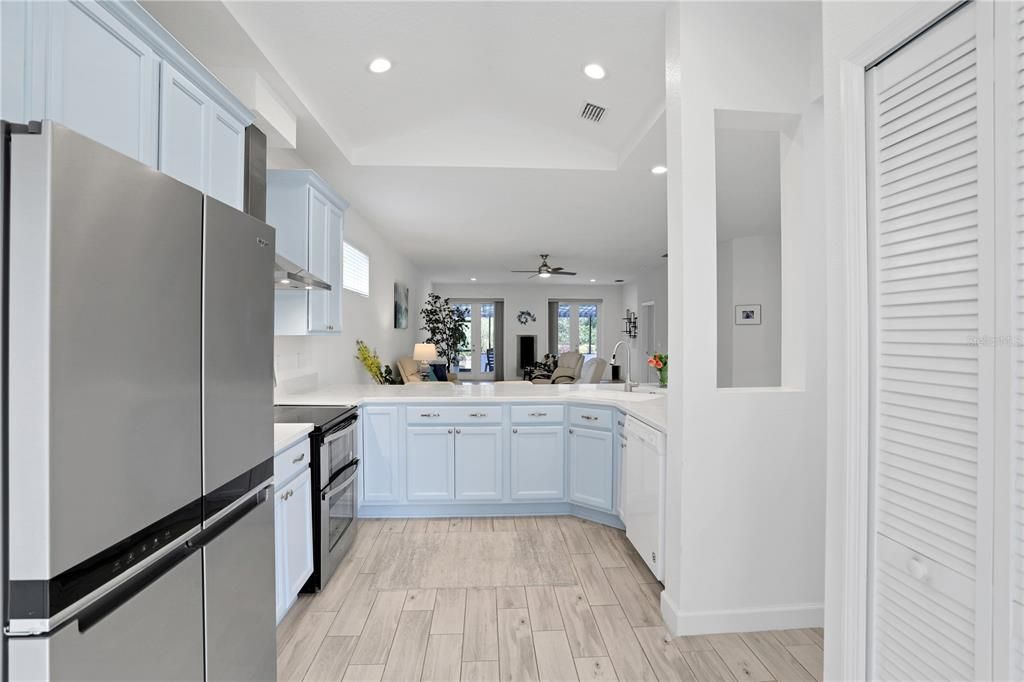 Active With Contract: $459,500 (3 beds, 2 baths, 1866 Square Feet)