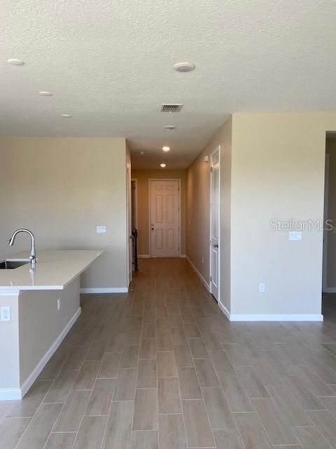 For Rent: $3,000 (5 beds, 3 baths, 2800 Square Feet)