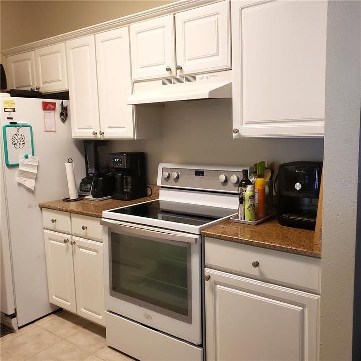For Rent: $2,450 (3 beds, 2 baths, 1340 Square Feet)