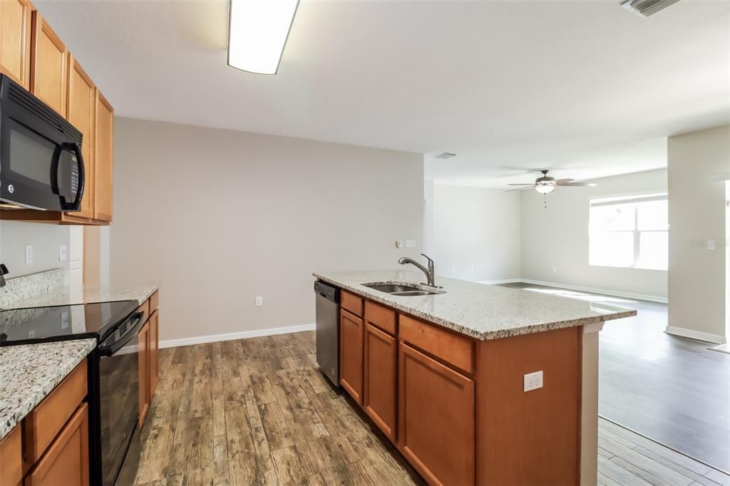For Sale: $345,000 (4 beds, 2 baths, 1846 Square Feet)