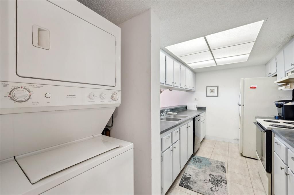 For Sale: $669,950 (2 beds, 2 baths, 1186 Square Feet)
