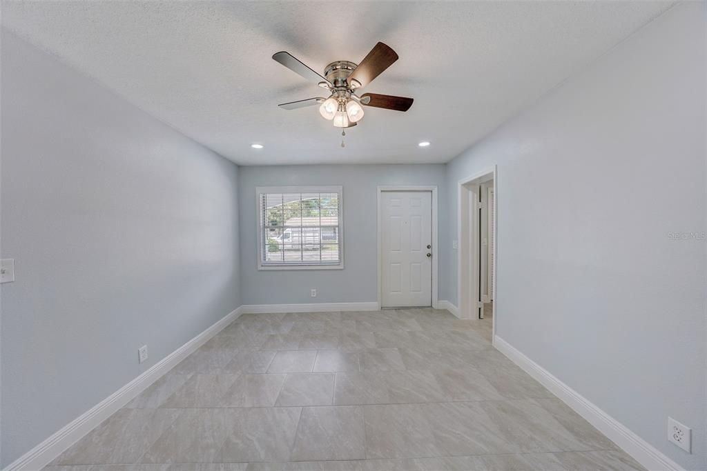 Recently Sold: $350,000 (3 beds, 2 baths, 1245 Square Feet)