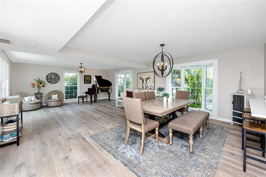 Active With Contract: $1,145,000 (4 beds, 3 baths, 3176 Square Feet)