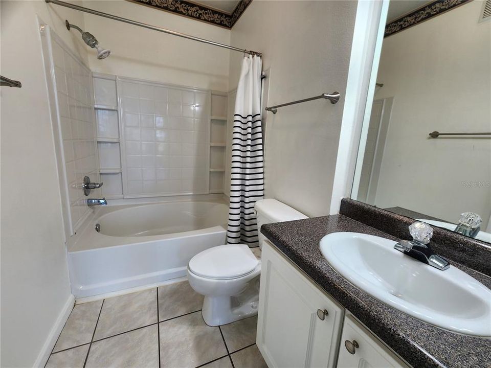 最近租的: $1,400 (1 贝兹, 1 浴室, 750 平方英尺)