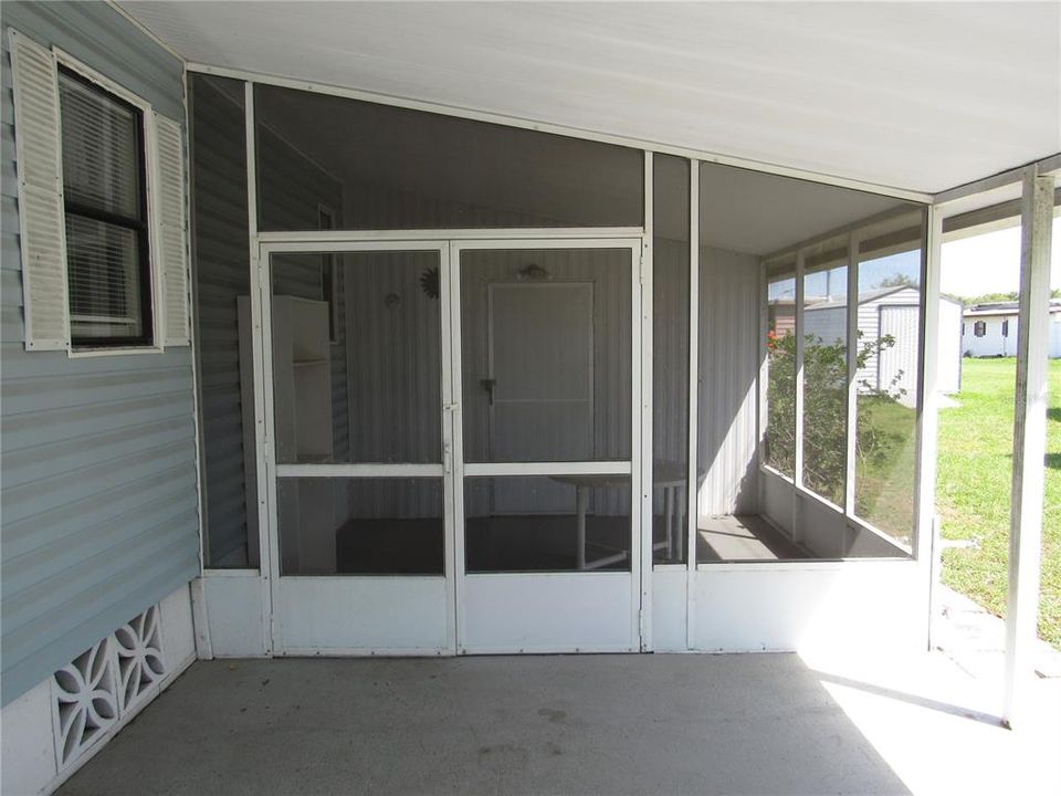 Active With Contract: $105,000 (2 beds, 1 baths, 736 Square Feet)