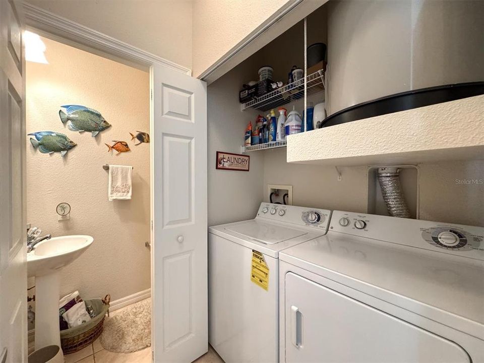 For Sale: $307,500 (2 beds, 2 baths, 1168 Square Feet)