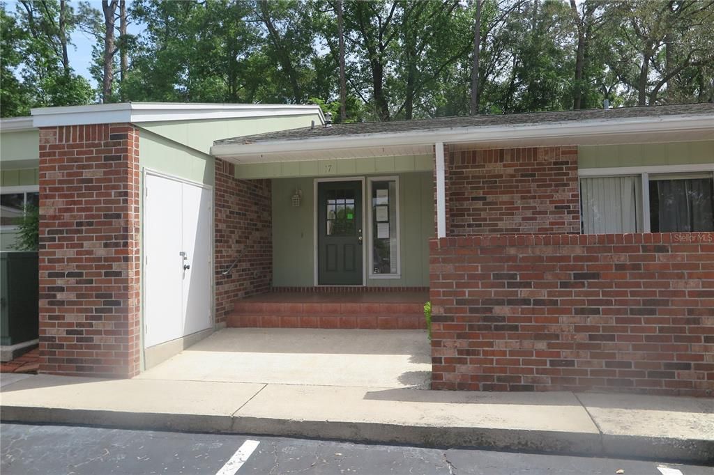 Recently Sold: $160,000 (2 beds, 2 baths, 1694 Square Feet)